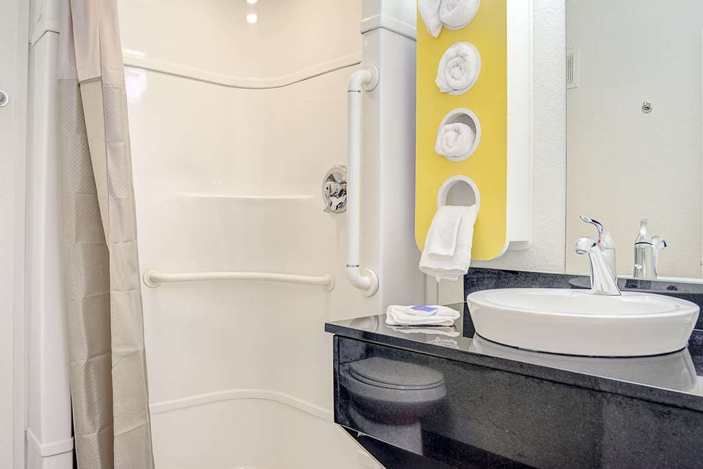 Motel 6 Portland OR Central - photo 23