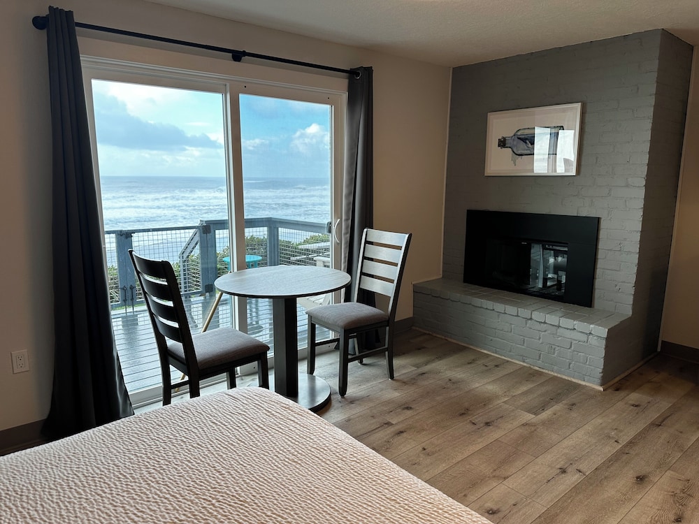 West Beach Suites - photo 35