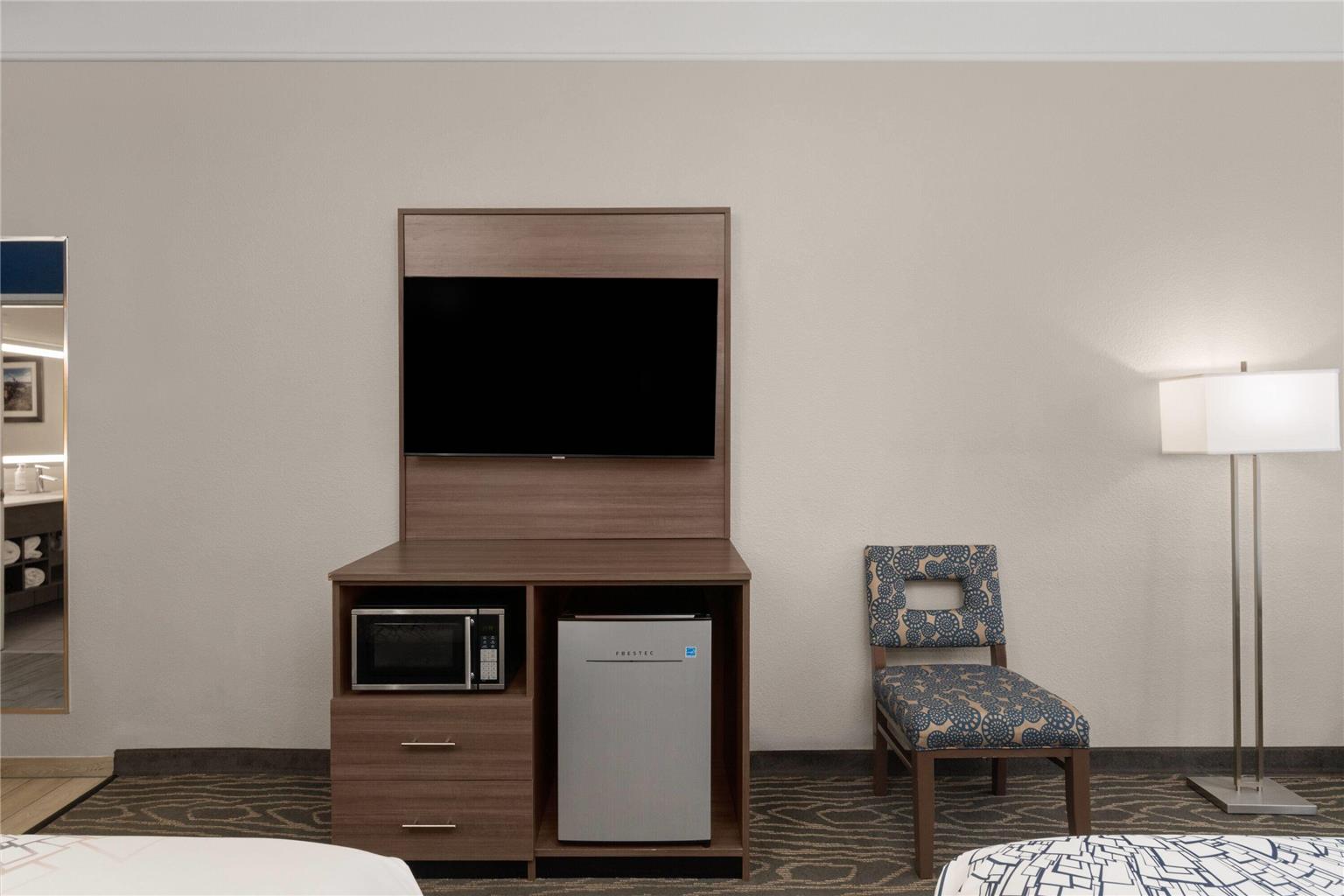 La Quinta Inn & Suites by Wyndham Gallup - photo 32