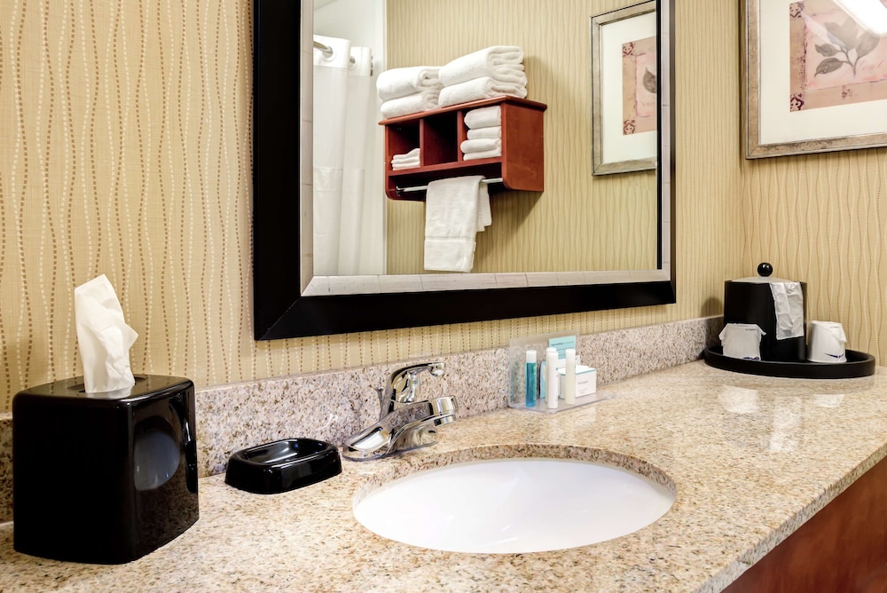 Hampton Inn St. Joseph - photo 17
