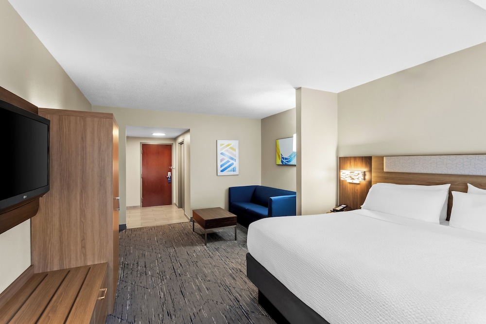 Holiday Inn Express Suites Charleston by IHG - photo 5