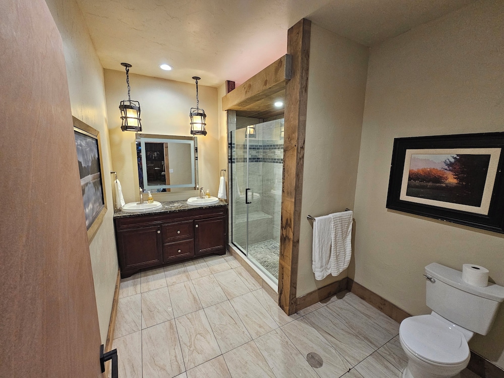 Eaglescape Suites and Event Center - photo 29