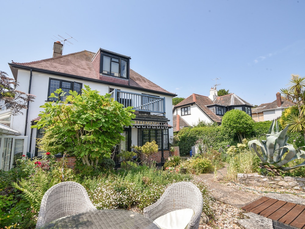Coram Cottage — 4-Star Luxury Hotel in Lyme Regis, United Kingdom