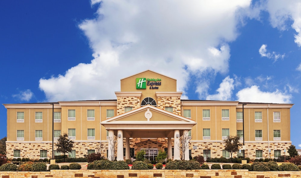 Holiday Inn Express Hotel & Suites Brady by IHG in Brady, United States