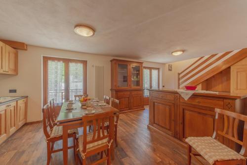 Casa Jasmin Scopri Le Bellezze Di Courmayeur Cour 0154 — 4-Star Luxury Hotel in Courmayeur, Italy
