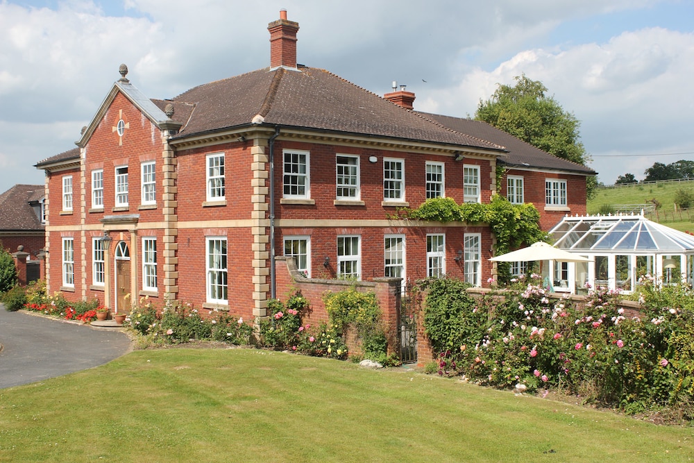 Austons Down - carbon neutral hotel in Solihull