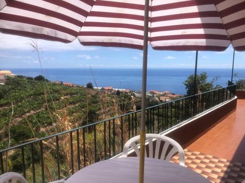 Casa Vista Mar 2 bedrooms fantastic Seaview — 4-Star Luxury Hotel in Estreito Da Calheta, Portugal