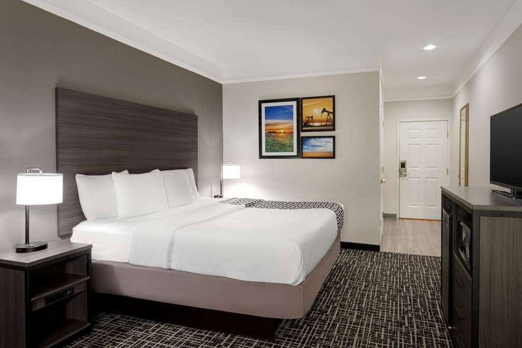La Quinta Inn & Suites by Wyndham I 20 Longview South - photo 11