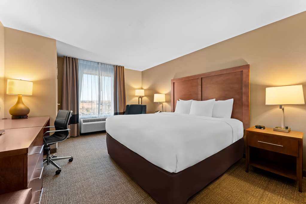 Comfort Inn & Suites Avera Southwest - photo 8
