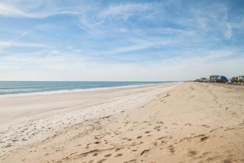 Jerseys Shore by Oak Island Accommodations - photo 6