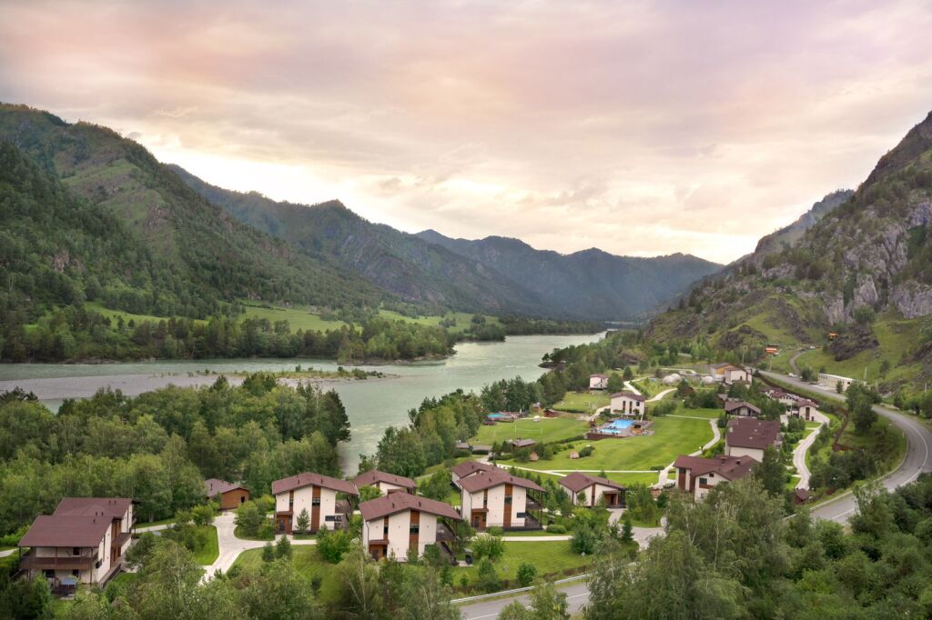 Klever - carbon neutral hotel in Chemal