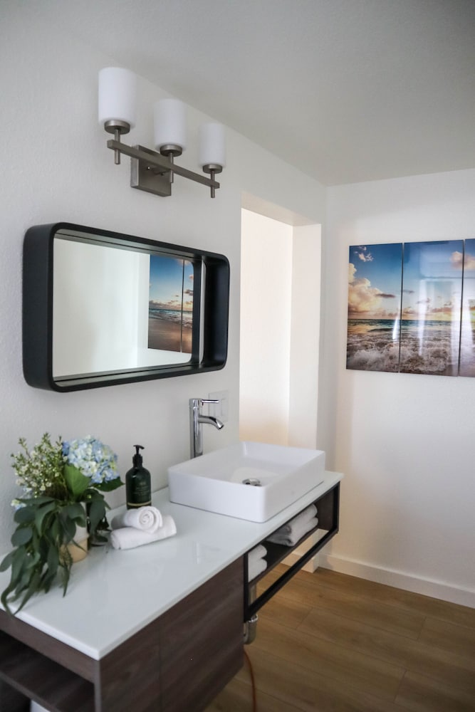 The Surfbreak Hotel - photo 16