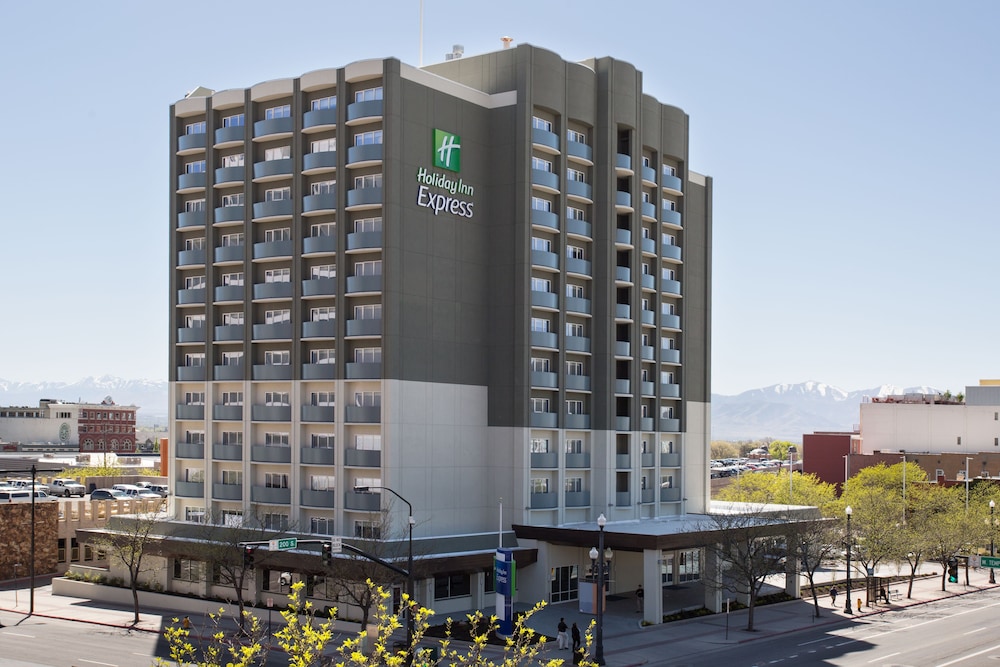 Holiday Inn Express Salt Lake City Downtown by IHG - carbon neutral hotel in Salt Lake City