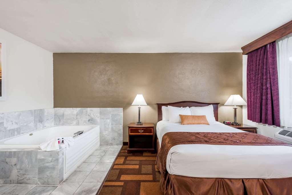 Days Inn & Suites by Wyndham Lodi - photo 12