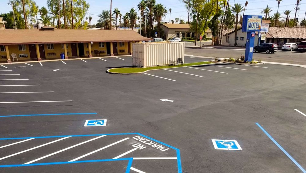 California Suites Motel - photo 29