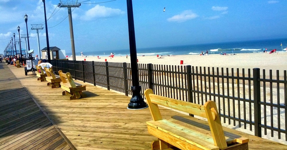 Hotel Charlee Villas by the Beach - photo 45