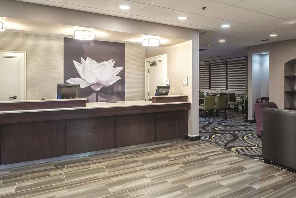 Howard Johnson by Wyndham Sacramento Downtown - photo 7
