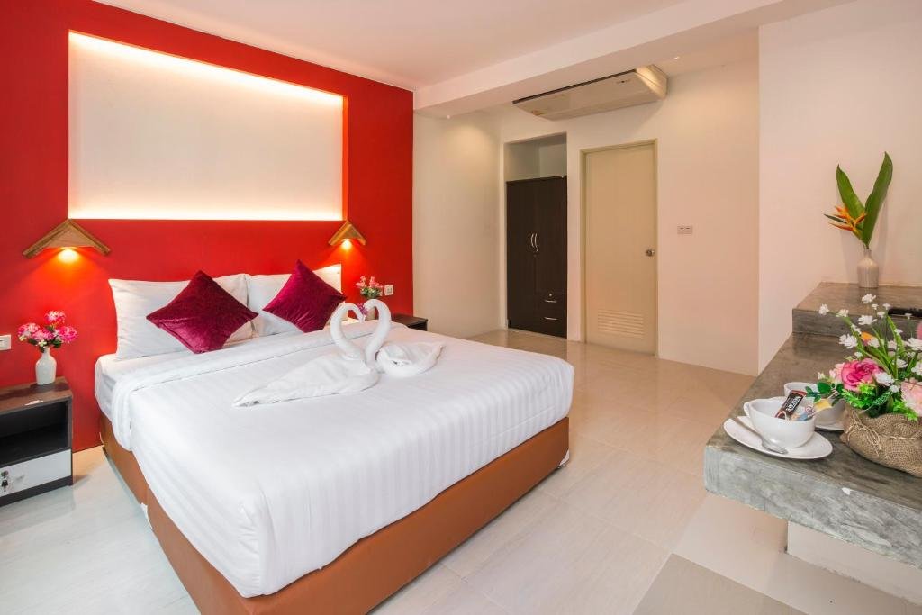 Modern Resort at Naiyang in Suwannaphum, Thailand