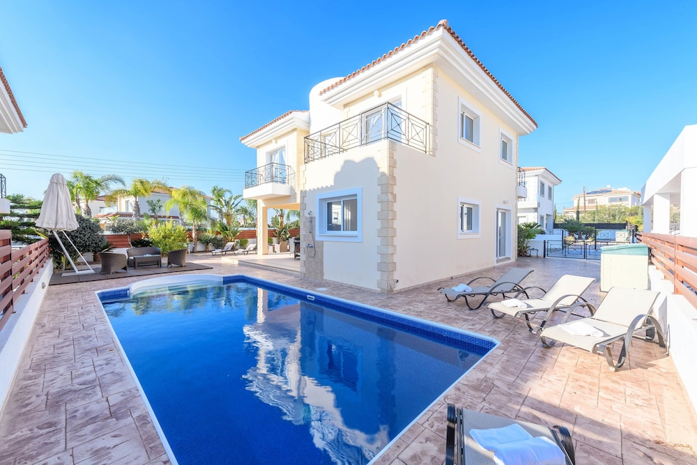 Napa Heights Villa — 4-Star Luxury Hotel in Ayia Napa, Cyprus