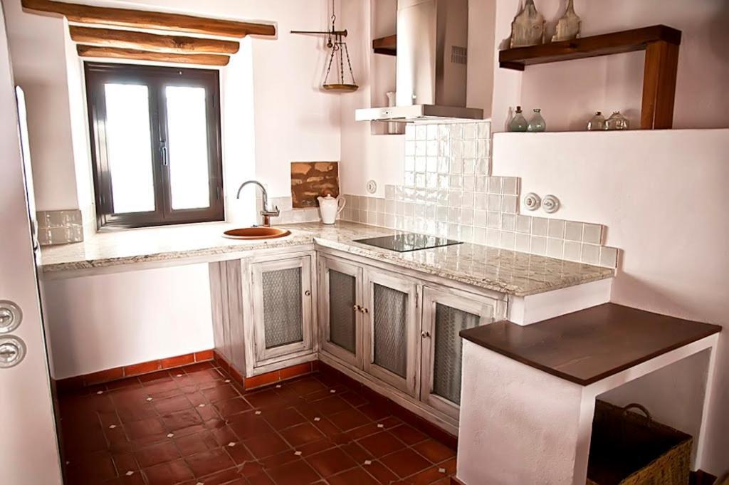 Cr La Cuadra — Constantina