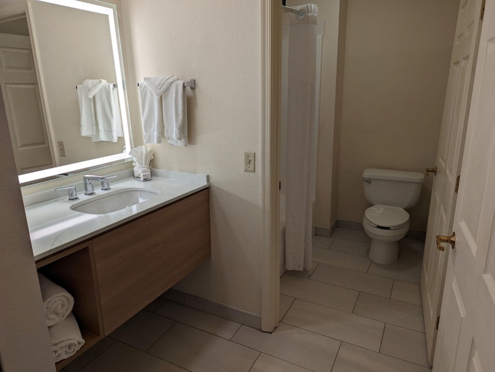 Staybridge Suites Allentown Bethlehem Airport by IHG - photo 50