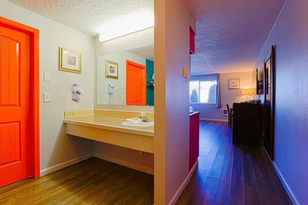 Coast River Inn by OYO Seaside - photo 78