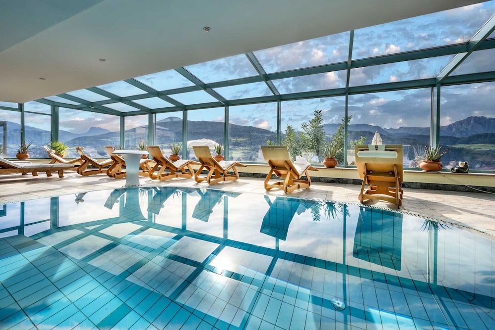 Berglandhotel Untertheimerhof — 4-Star Luxury Hotel in Villandro, Italy