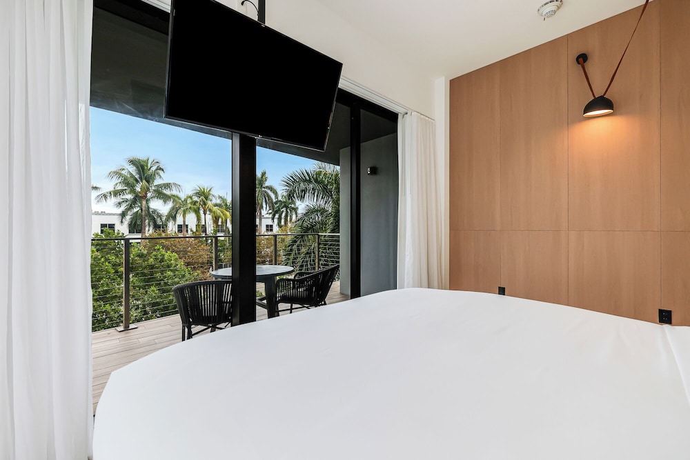 The March Hotel - photo 14