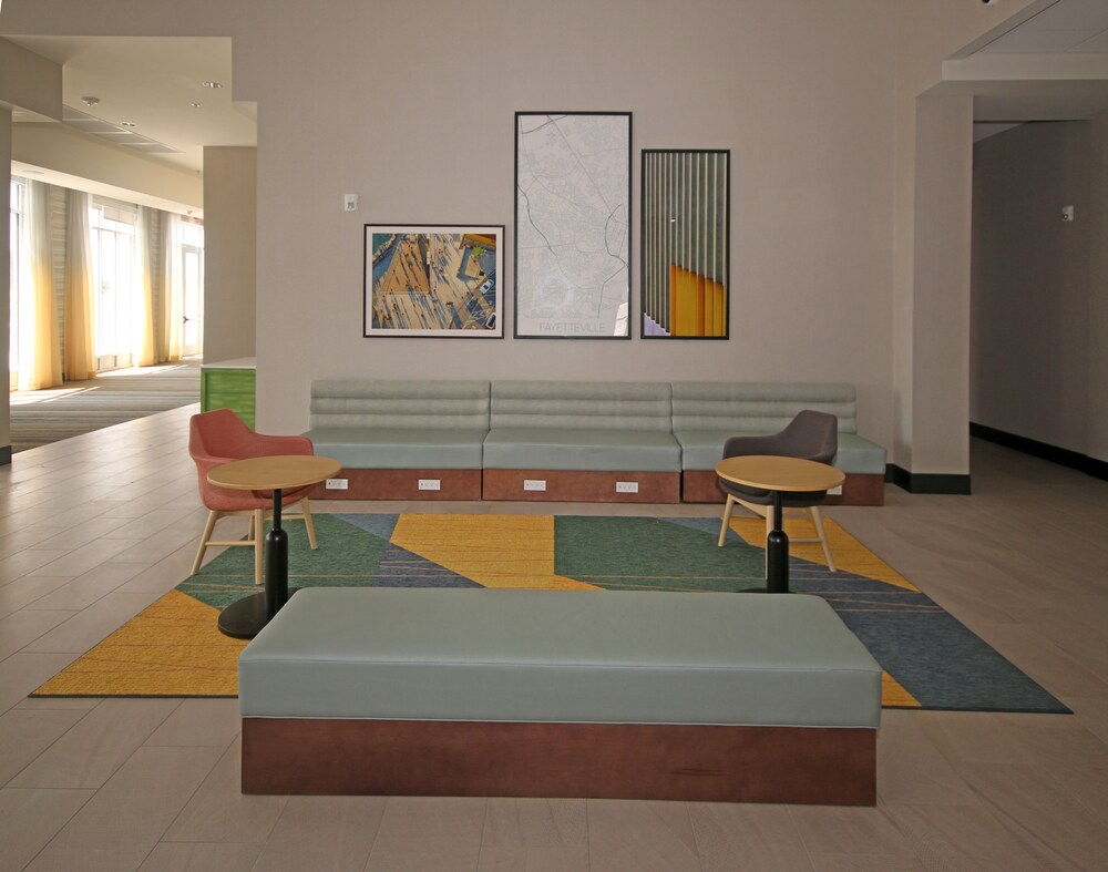 Holiday Inn Hotel & Suites Fayetteville W Fort Bragg Area by IHG - photo 3