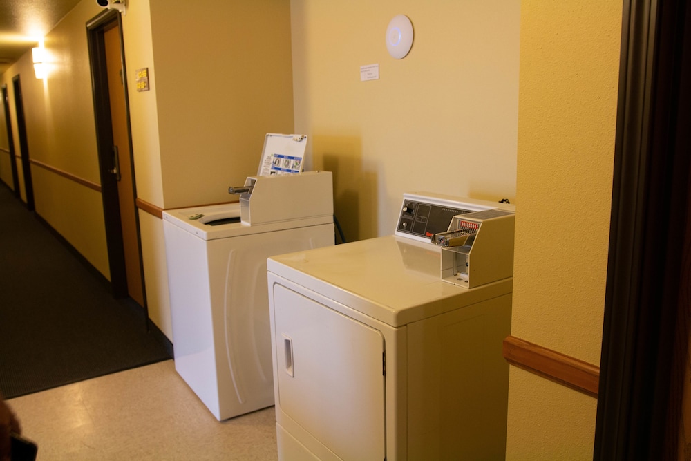 East Grand Inn - photo 32