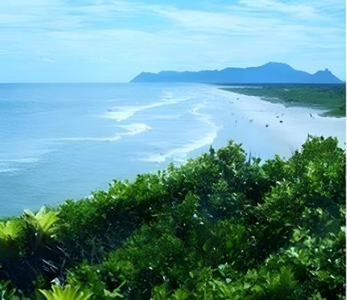 Venha aproveitar o Sol de inverno em Peruíbe in Peruibe, Brasil