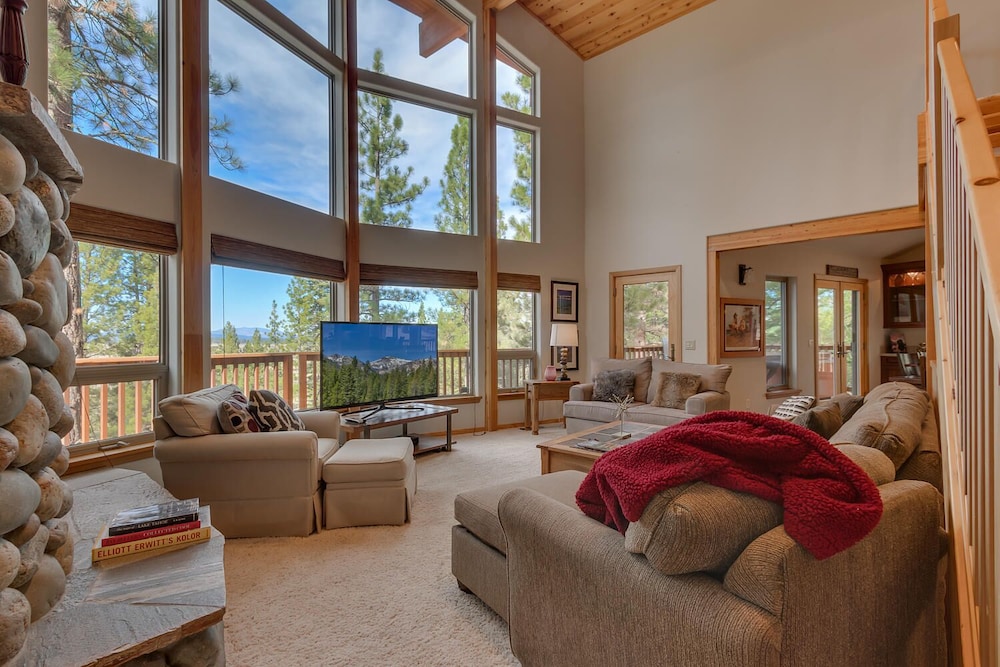 Northstar Conifer Luxury 5 Bedroom Home by RedAwning — 4-Star Luxury Hotel in Truckee, United States