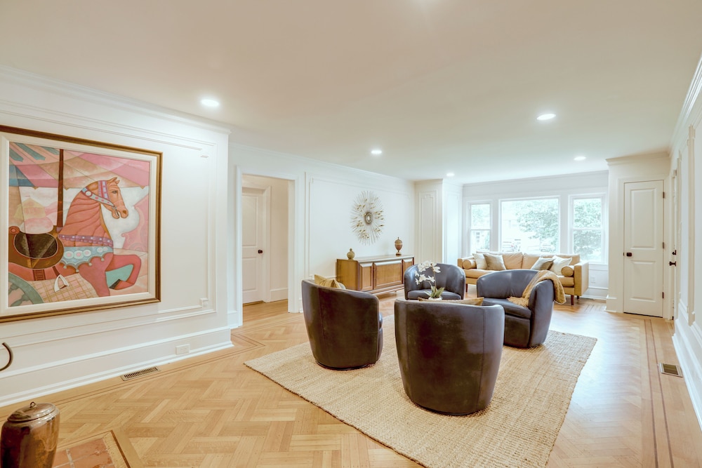 1 Mi to Beaches & Boardwalk: Asbury Park Retreat — hotel in Asbury Park