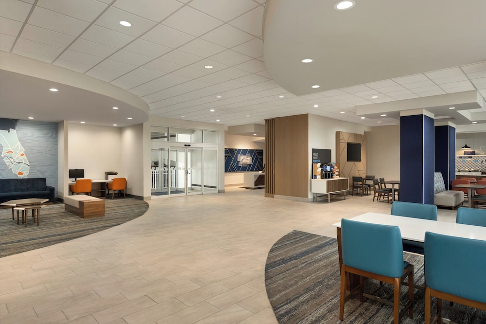 Holiday Inn Express & Suites Fort Lauderdale Airport South by IHG - photo 31