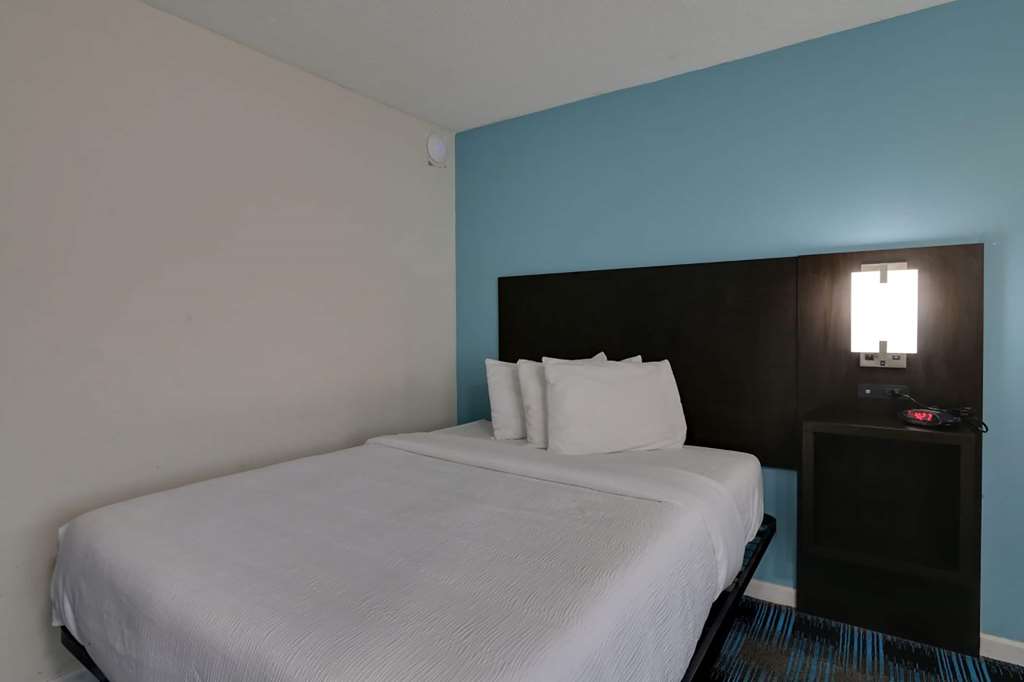 Travelodge by Wyndham Calhoun South I 75 - photo 7