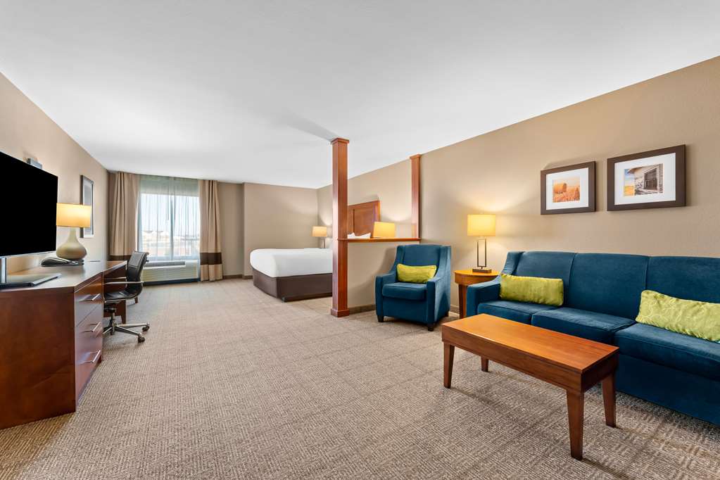 Comfort Inn & Suites Avera Southwest - photo 20