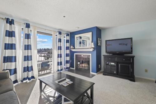 232 Edgewater Inn - photo 11