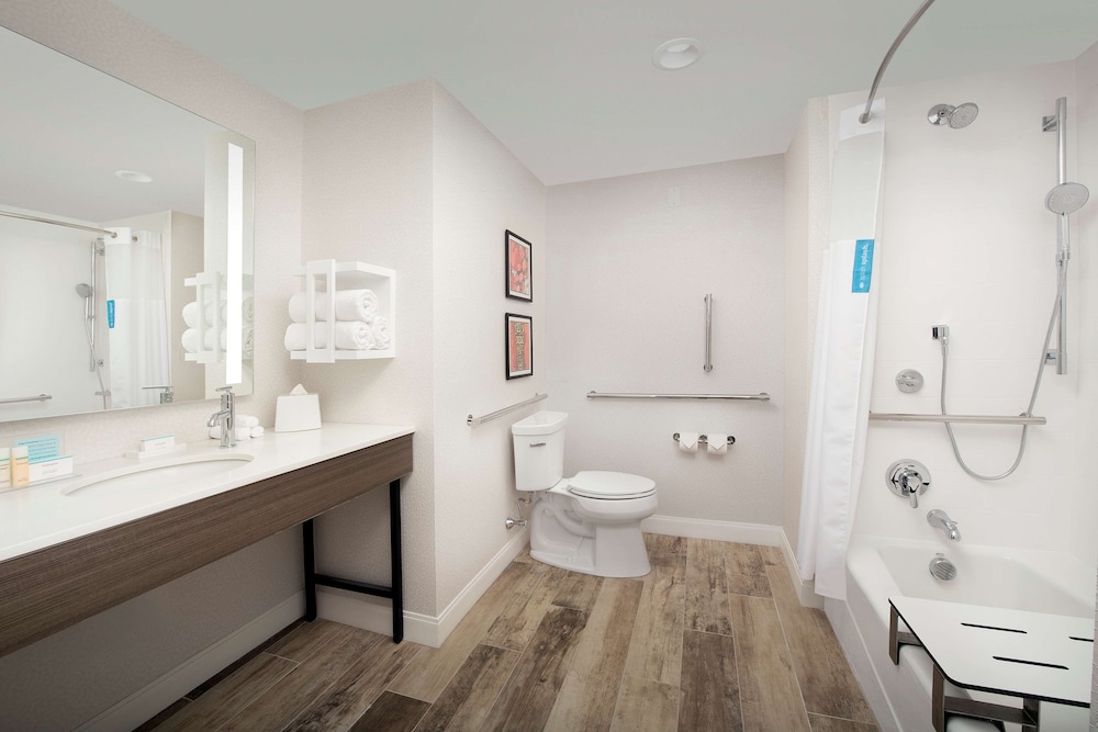 Hampton Inn Boston Logan Airport Chelsea - photo 15