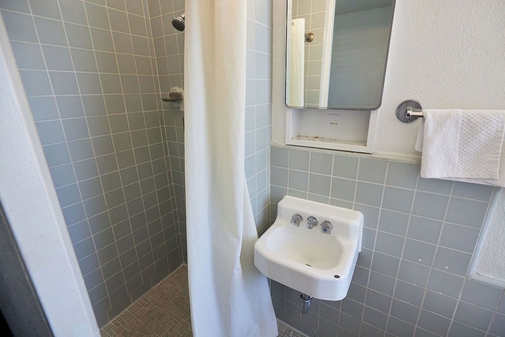 Central YMCA Residences - photo 4