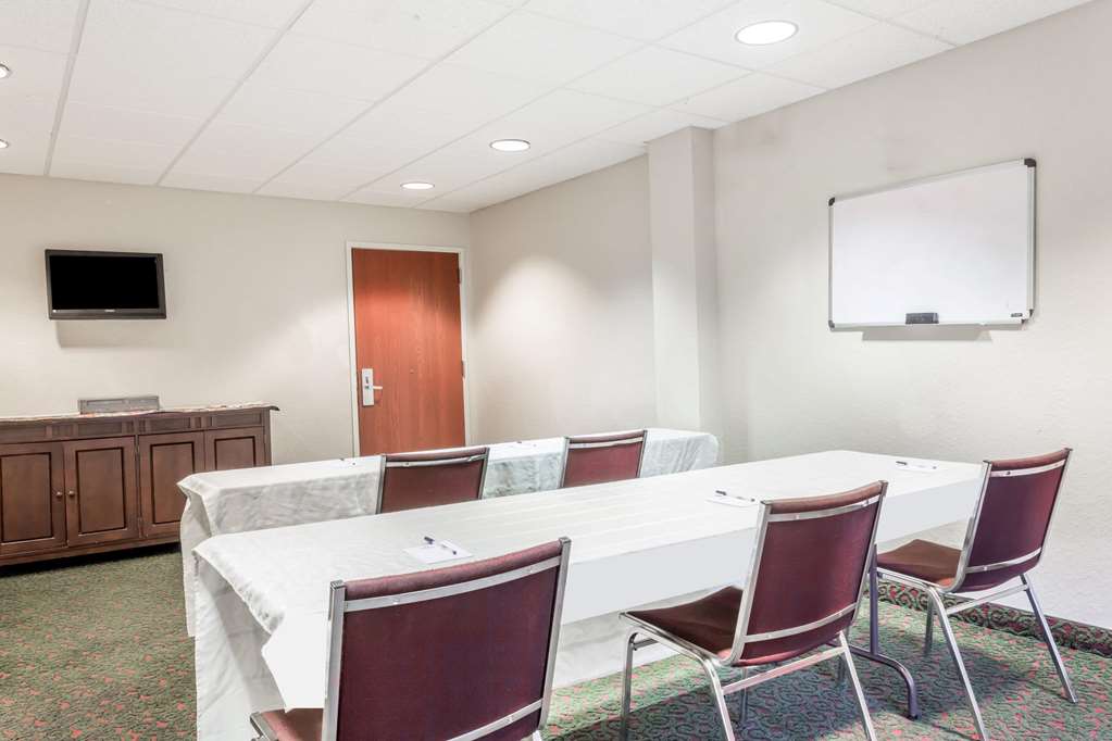 Microtel Inn & Suites by Wyndham Marianna - photo 14