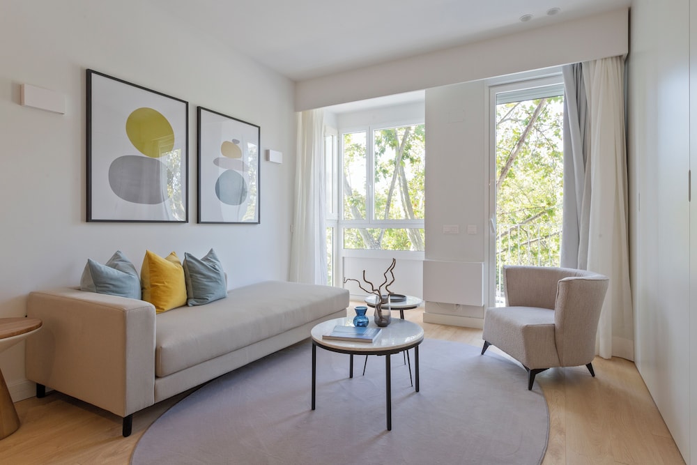 Uma Suites O'donnell — 4-Star Luxury Hotel in Madrid, Spain