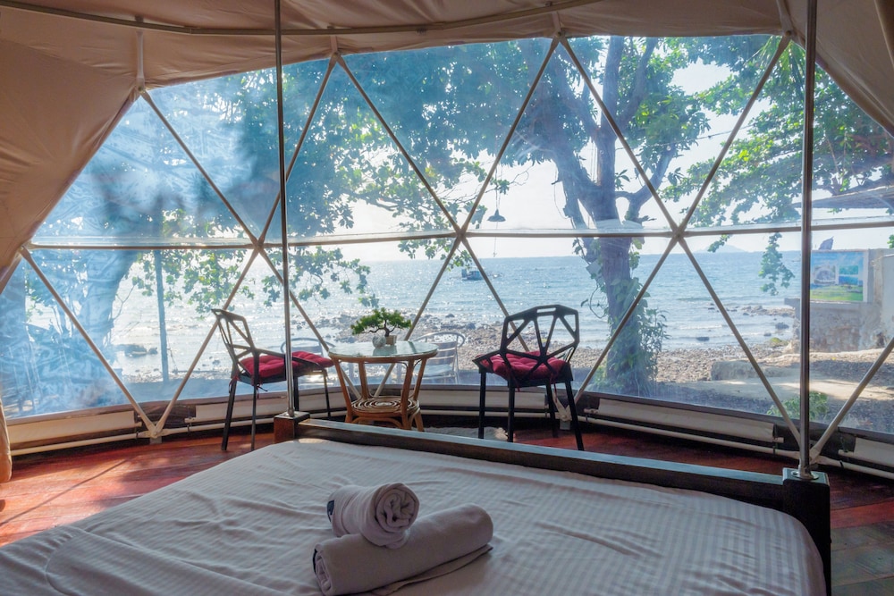 Silang Beach Resort and Diving in Dauin, Philippines