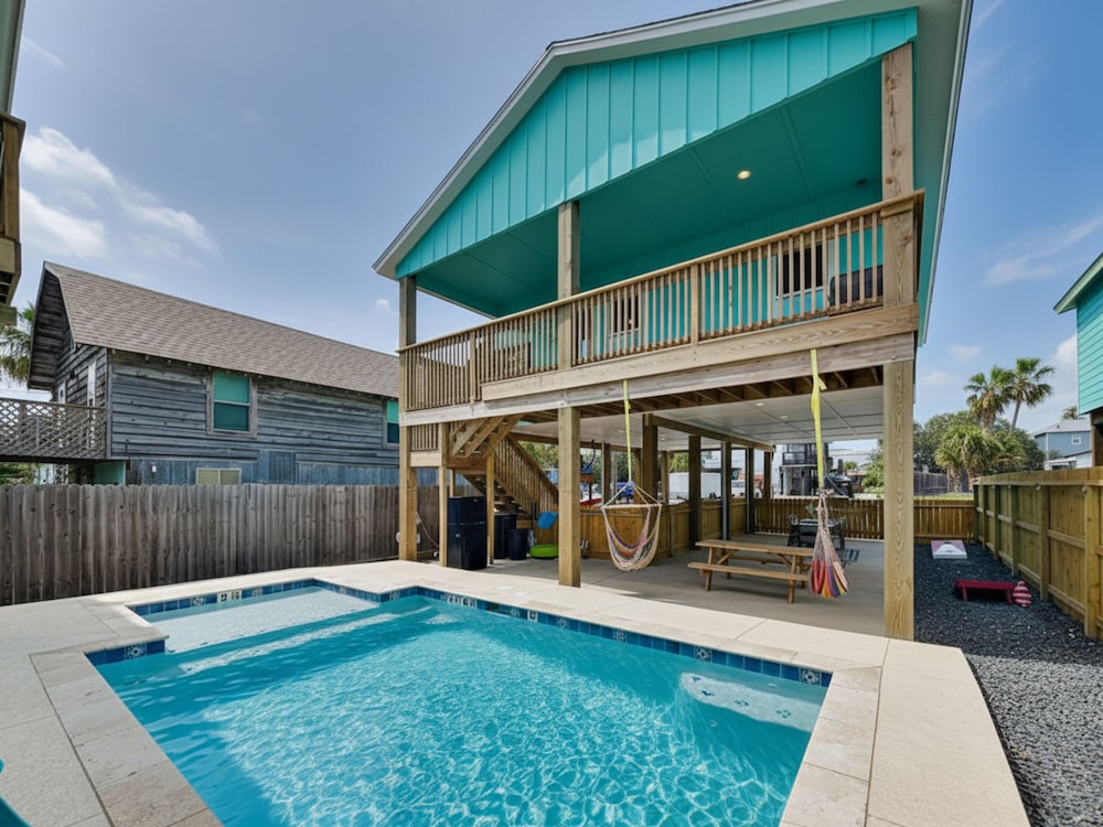 Marlin Manor by Silver Sands Vacation Rentals — 4-Star Luxury Hotel in Port Aransas, United States