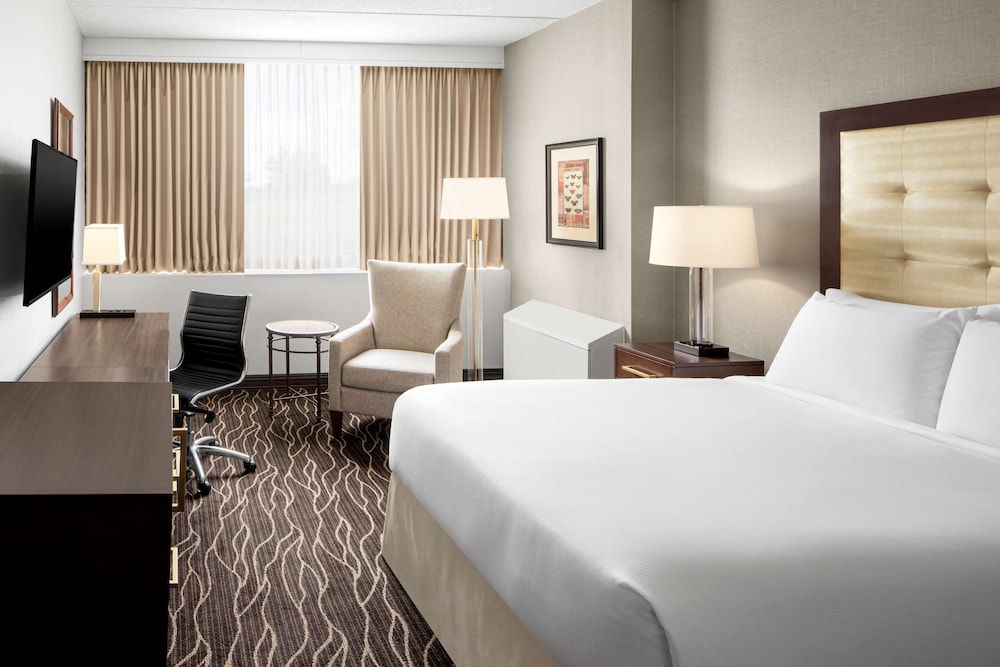 Hilton Kansas City Airport - photo 18