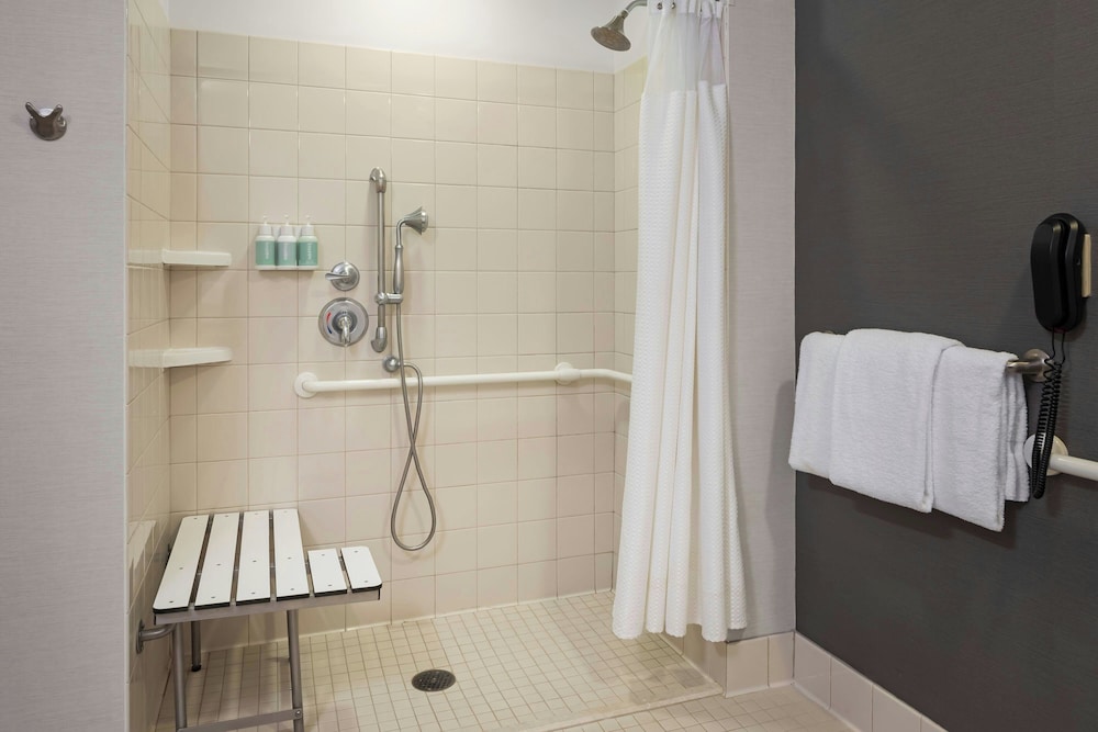 Courtyard by Marriott Long Beach Airport - photo 29