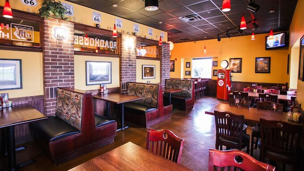 Lucille's Hotel - photo 10