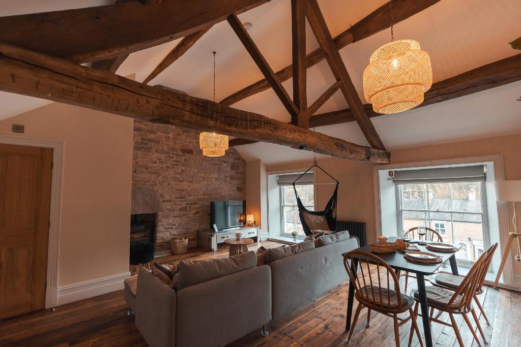 The Jodrell Luxury Suites — 4-Star Luxury Hotel in Whaley Bridge, United Kingdom