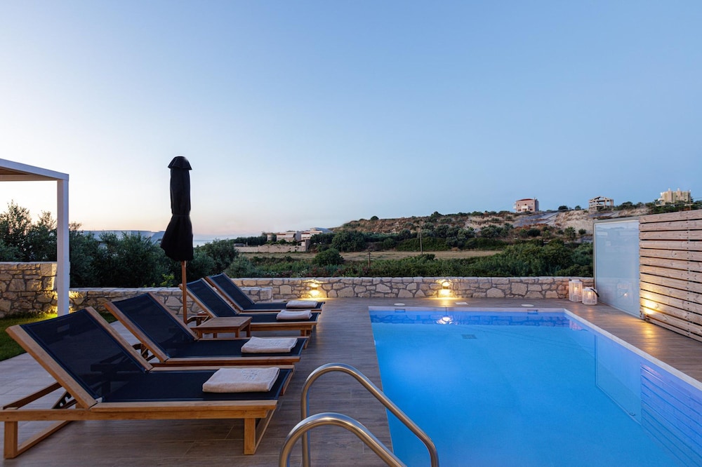Eveland Accesible Villa 2 — 4-Star Luxury Hotel in Rethymno, Greece