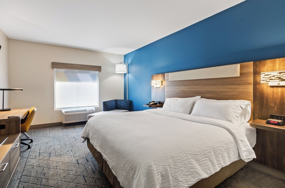 Holiday Inn Express and Suites Wytheville by IHG - photo 16