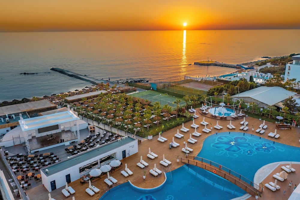 Rubi Platinum Sign — 5-Star Luxury Hotel in Alanya, Turkey